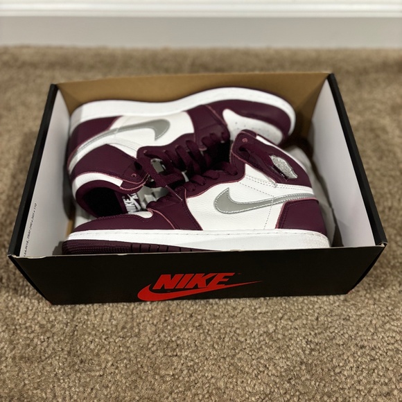 Nike Air Jordan 1 Retro High OG "Bordeaux" - Picture 1 of 7